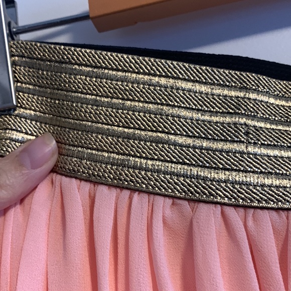 4/20$ Pink chiffon maxi skirt S/M with gold elastic waist - Picture 3 of 5